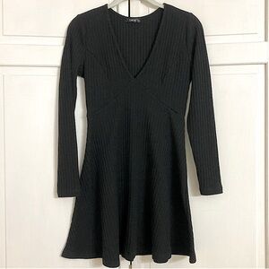 SHEIN Long Sleeve Ribbed Black Skater Dress Size Small 💗